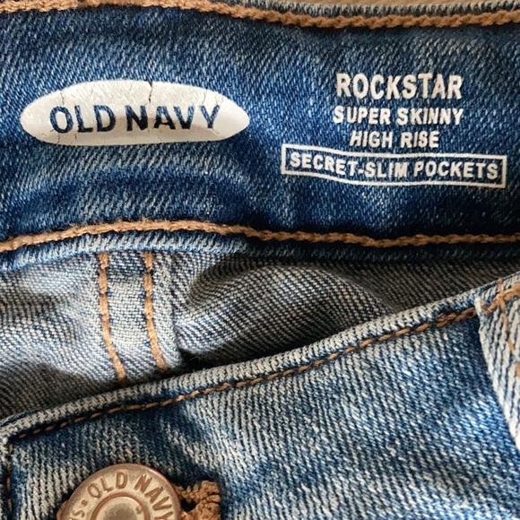 Old Navy Rockstar Super Skinny high rise button fly light wash distressed jeans - Picture 6 of 16